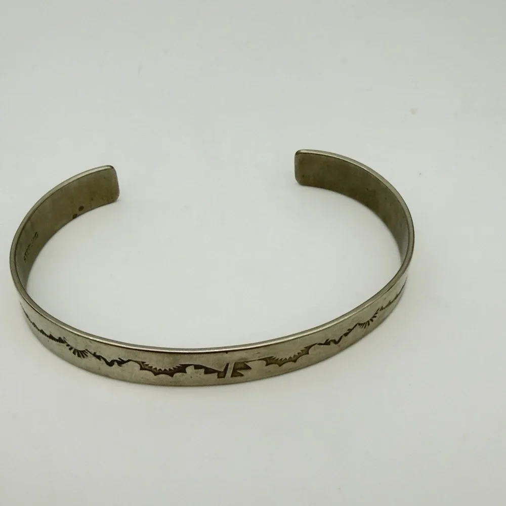Vintage Native American Navajo HAND STAMPED silver Bracelet 7.25 in